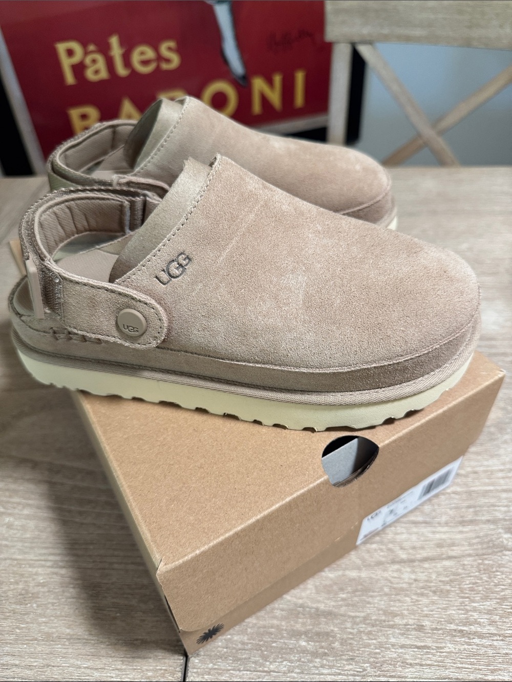 UGG Beige Suede GOLDENSTAR CLOG NWT 7